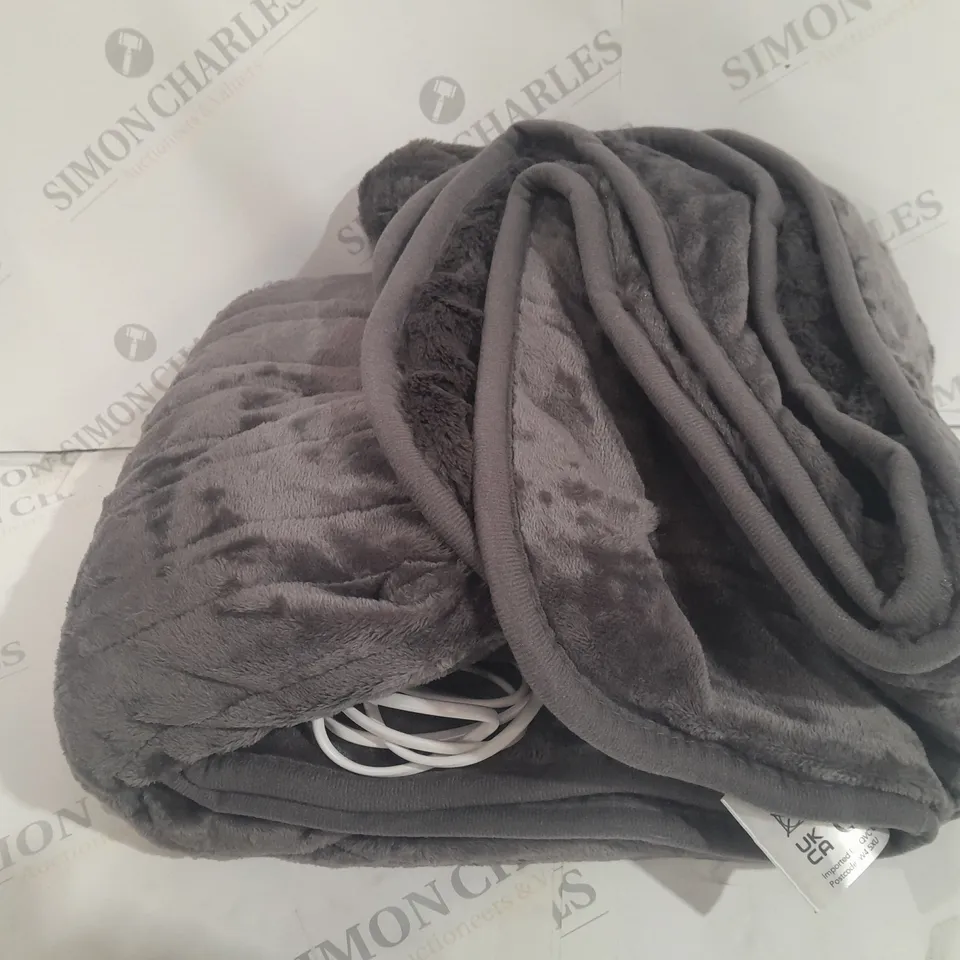 COZEE HOME VELVETSOFT HEATED THROW IN CHARCOAL 