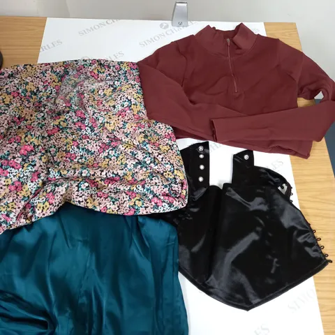 LOT OF ASSORTED CLOTHING ITEMS AND ACCESSORIES TO INCLUDE; T-SHIRTS, JUMPERS ETC