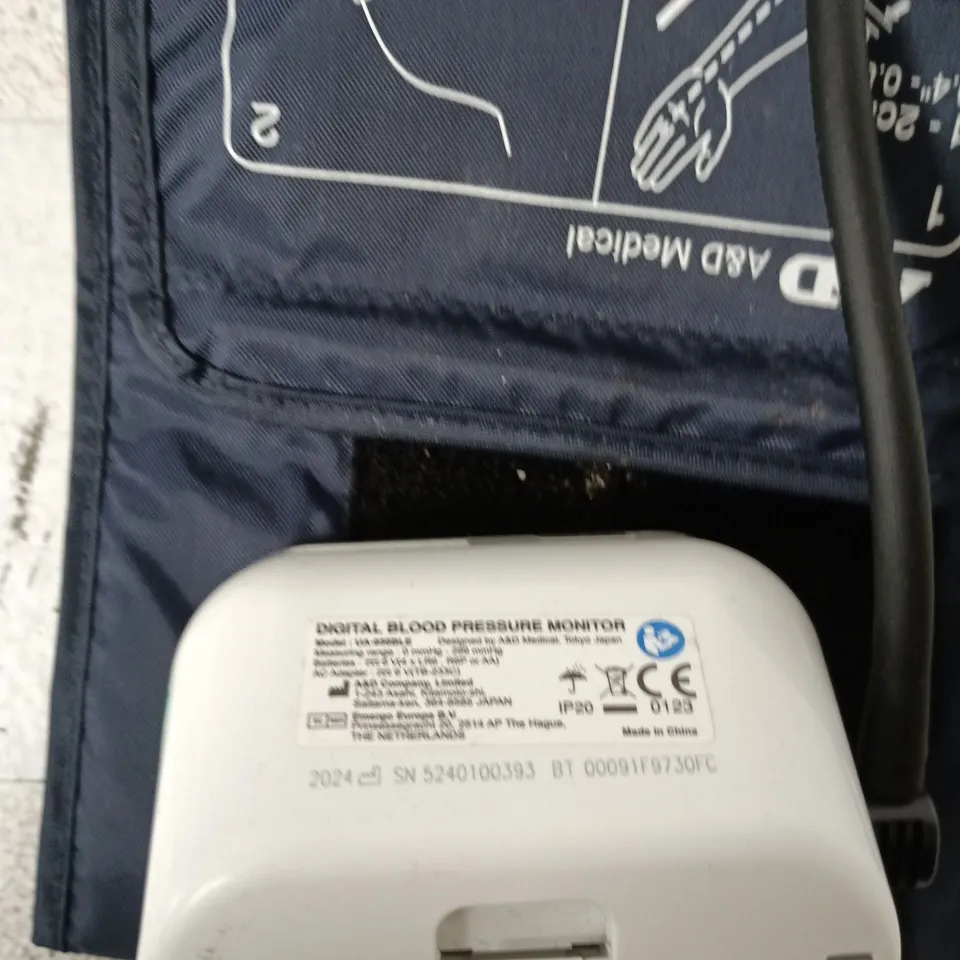 A&D MEDICAL UA-656 BLE DIGITAL BLOOD PRESSURE MONITOR WITH CUFF