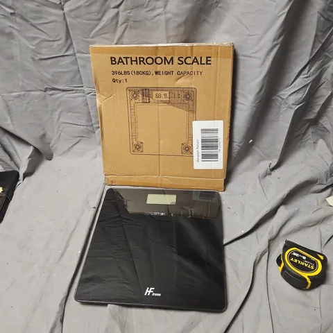 HF FITNESS BATHROOM SCALE – BLACK GLASS PLATFORM, DIGITAL DISPLAY SLIGHT DAMAGE TO WEIGHT PANEL .