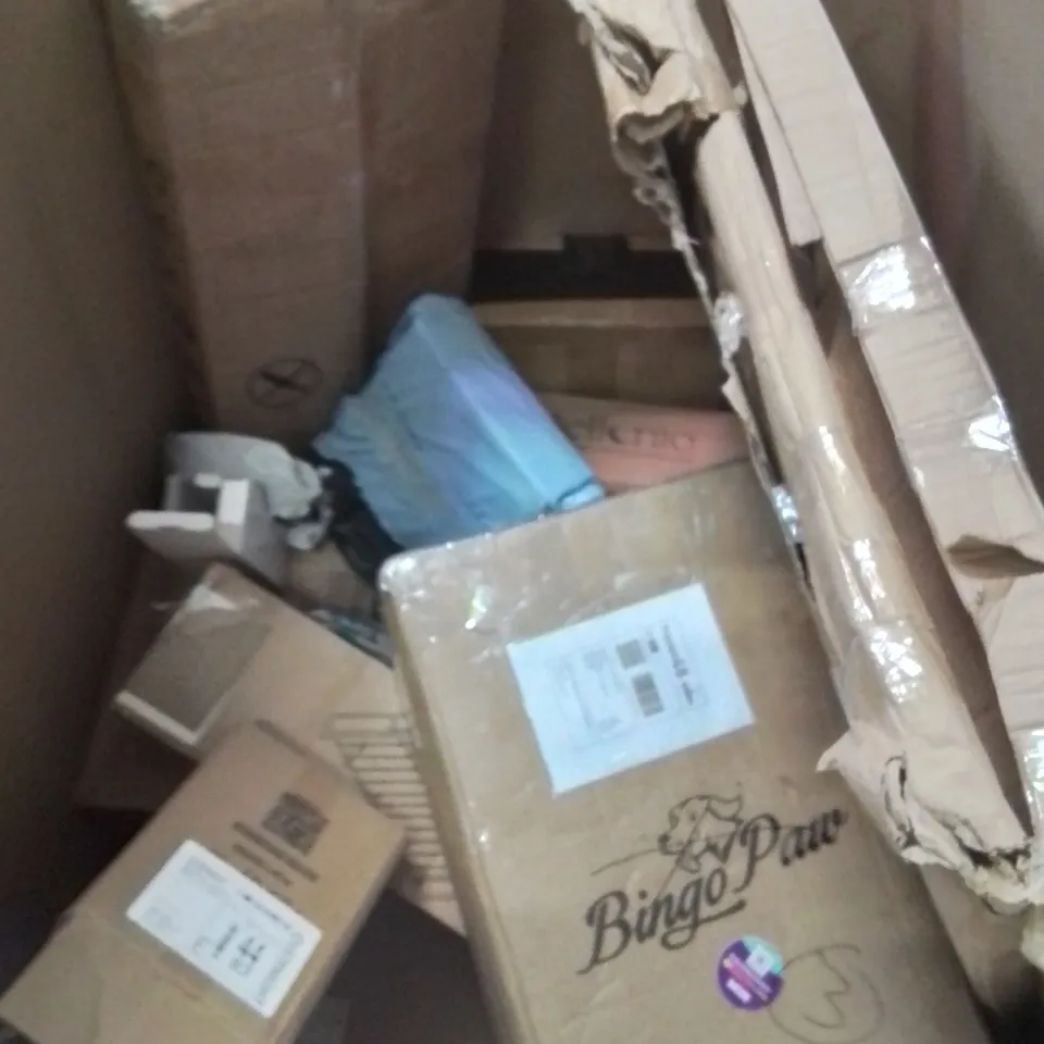 PALLET OF ASSORTED HOUSEHOLD GOODS AND PRODUCTS TO INCLUDE;40" LED TV/DVDPLAYER,OFFICE DESK,LARGE DOGBED 
