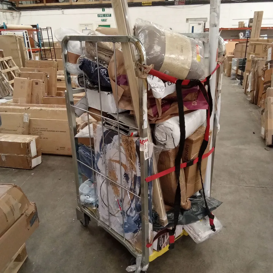 CAGE OF ASSORTED HOUSEHOLD GOODS AND PRODUCTS TO INCLUDE; BEDDING, CANVAS PRINT, LIGHTING, CURTAINS ETC - CAGE NOT INCLUDED 