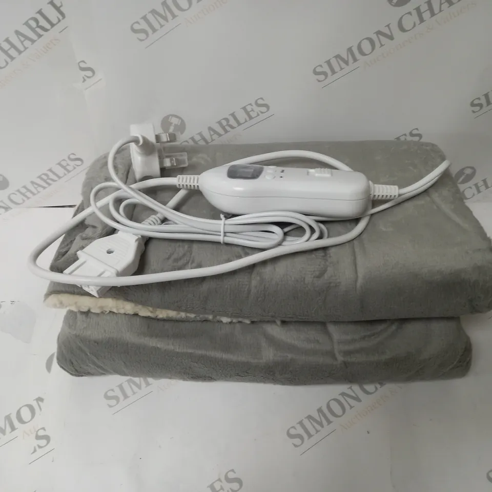 BOXED SUPER POLAR FLEECE HEATED WRAP IN GREY