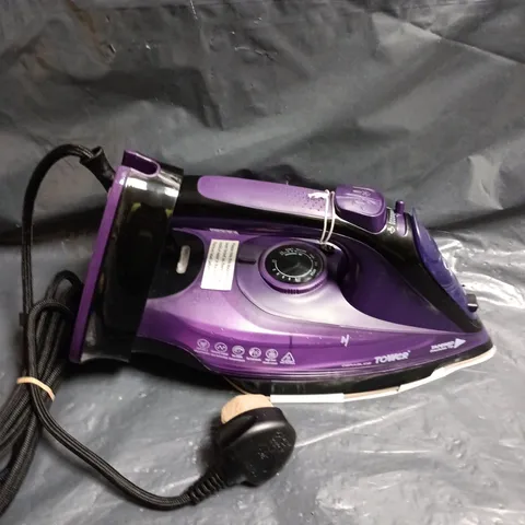 BOXED TOWER 2-IN-1 CORD/CORDLESS STEAM IRON 