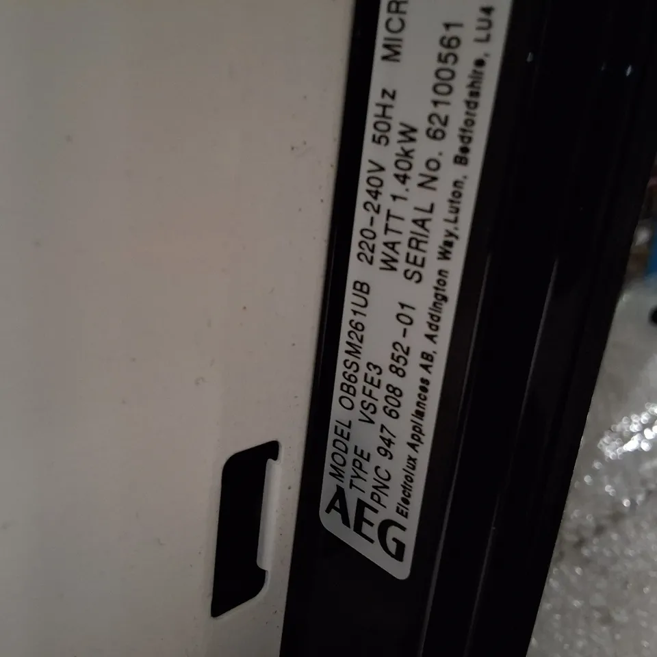 UNBOXED AEG BUILT-IN KITCHEN APPLIANCE – BLACK GLASS FRONT (MODEL OB6SM26UB) 220-240V