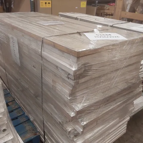 PALLET CONTAINING APPROXIMATELY 30x INTERNAL HOUSE DOORS