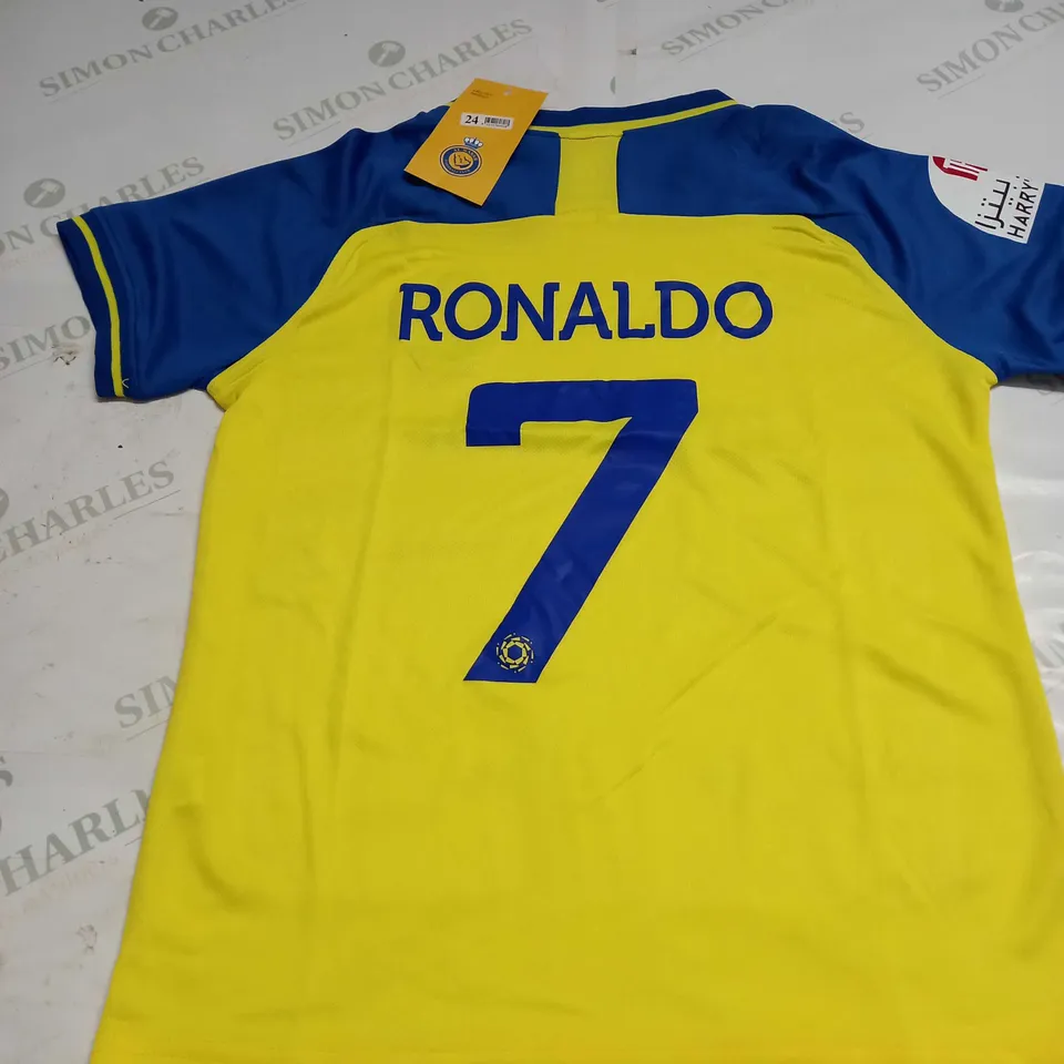 AL NASSR HOME SHIRT WITH RONALDO 7 ON THE BACK SIZE 24