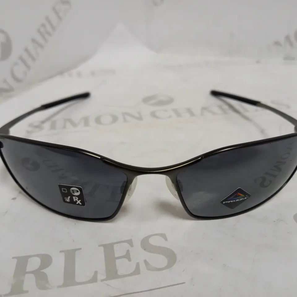 OAKLEY RECTANGULAR METAL SUNGLASSES RRP £149