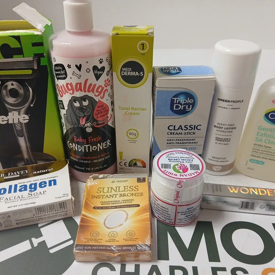 APPROX 12 ASSORTED BEAUTY PRODUCTS TO INCLUDE GILETTE RAZOR, WONDERSKIN TOP GLOSS, CETAPHIL CLEANSER, ETC