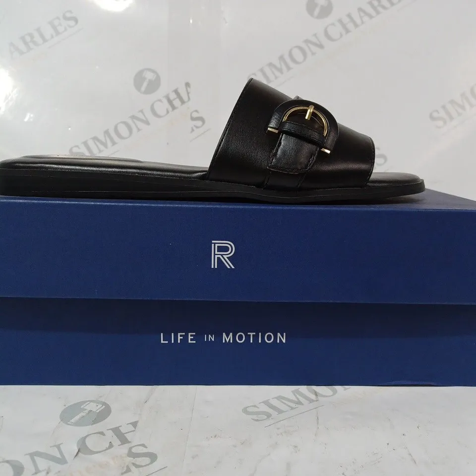 BOXED PAIR OF ROCKPORT YARA FLAT SANDALS IN BLACK UK SIZE 7