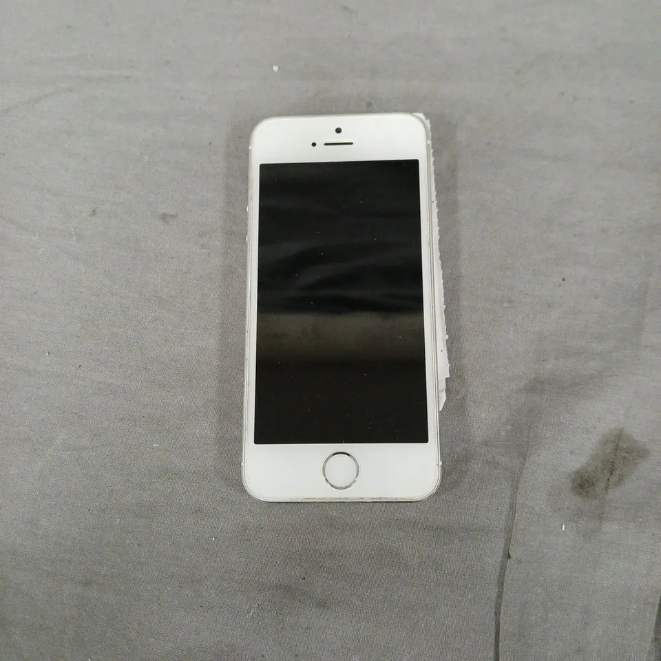 APPLE IPHONE 5S – UNLOCKED – SILVER – 16GB