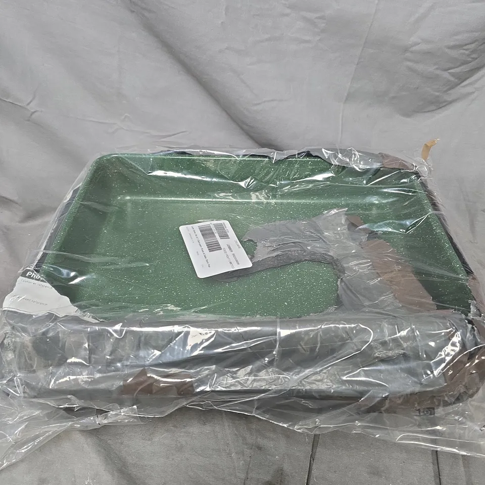 CURTIS STONE SET OF 2 DURA PANS AND BAKE STORE PAN