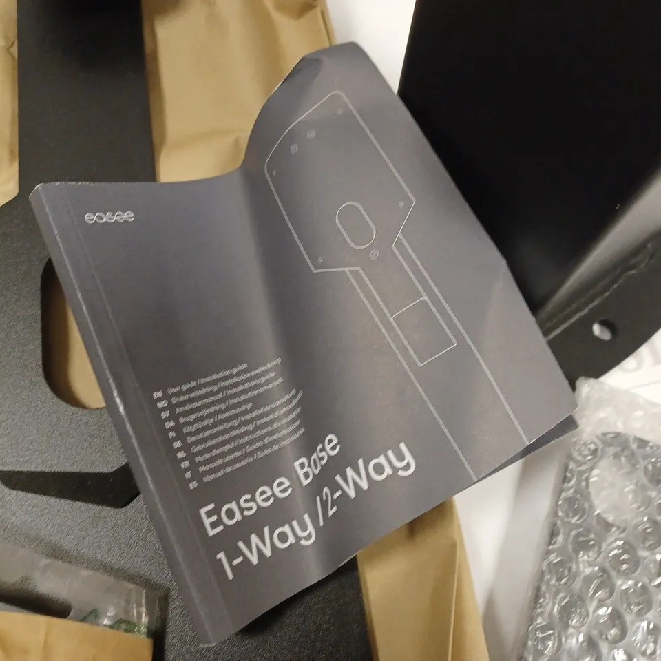 EASEE BASE CHARGING POST 1-WAY / 2-WAY  /  COLLECTION ONLY