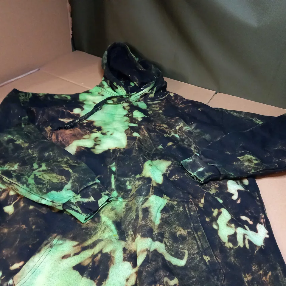 DESIGNER BLACK/GREEN FRONT POCKET GRUNGE STYLE HOODIE
