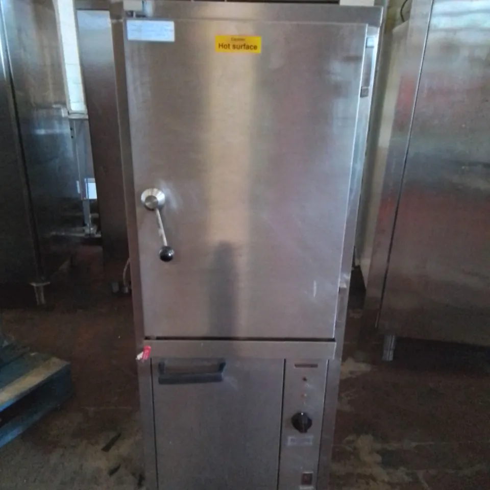 FALCON DOMINATOR ATMOSPHERIC STEAMER