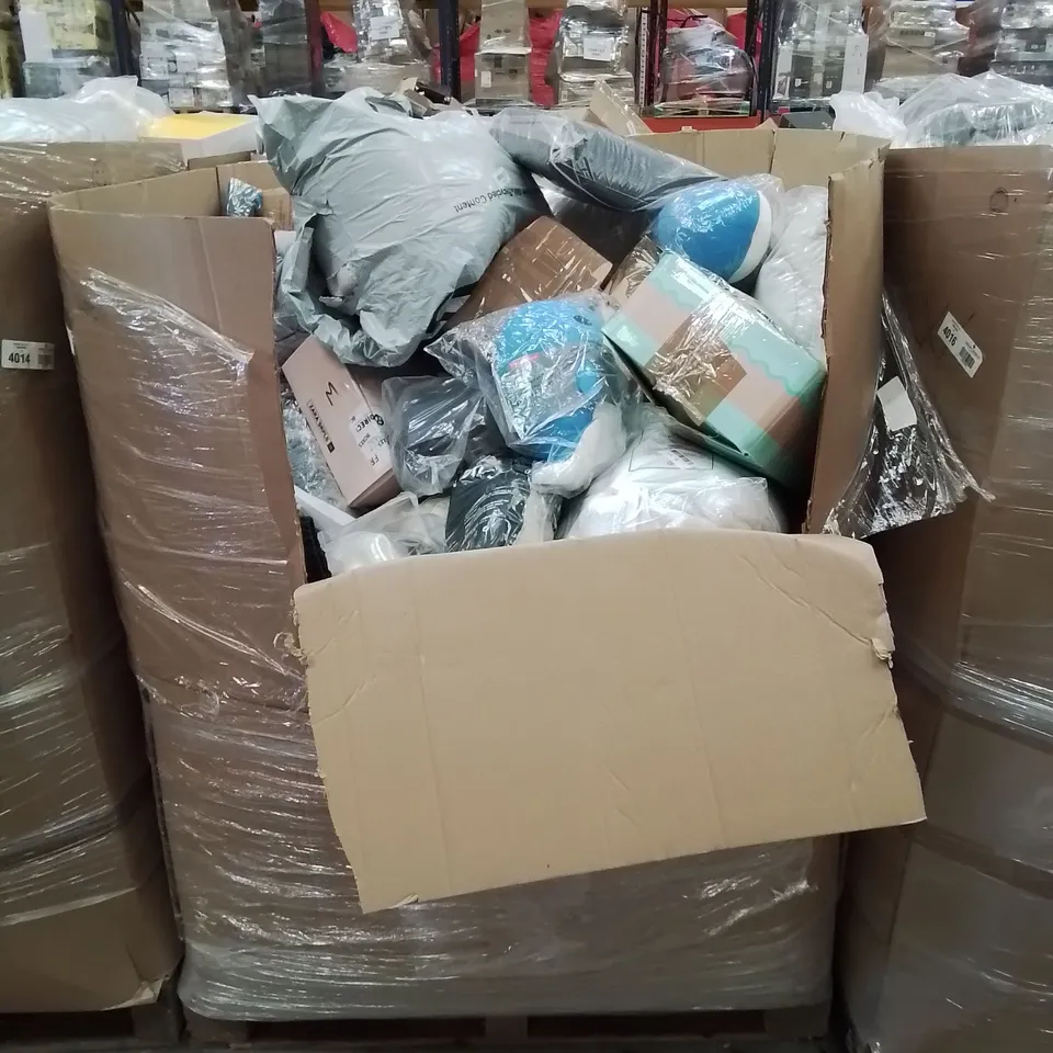 PALLET OF ASSORTED BEDROOM AND COMFORT BASED PRODUCTS TO INCLUDE; PILLOWS, SUPPORT SEAT CUSHIONS AND SIMILARLY RELATED GOODS