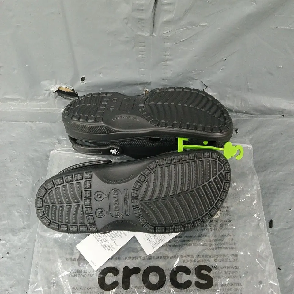 BAGGED PAIR OF CROCS BAYA BLACK UK M7/W8
