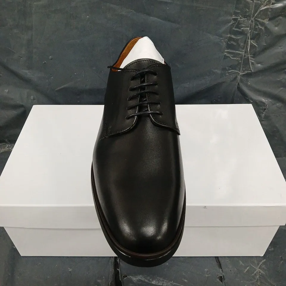 BOXED PAIR OF RUSSELL AND BROMLEY CHESNEY SHOES - UK SIZE 43