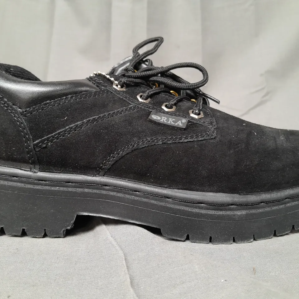 BOX OF APPROXIMATELY 10 BOXED PAIRS OF DRKA FAUX SUEDE LACE UP SHOES IN BLACK - VARIOUS SIZES