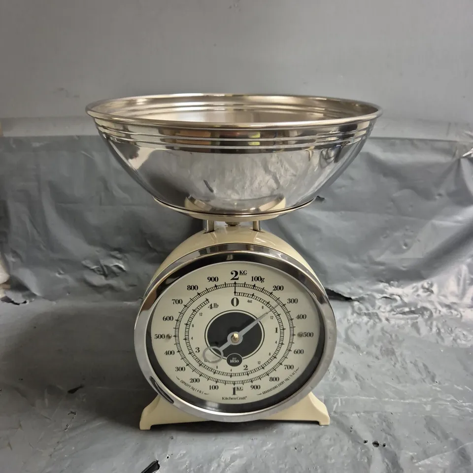 KITCHENCRAFT CLASSIC COLLECTION MECHANICAL KITCHEN WEIGHING SCALE CREAM 24CM