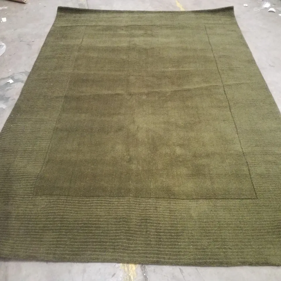 QUALITY DESIGNER AREA RUG - APPROXIMATELY  290X201CM