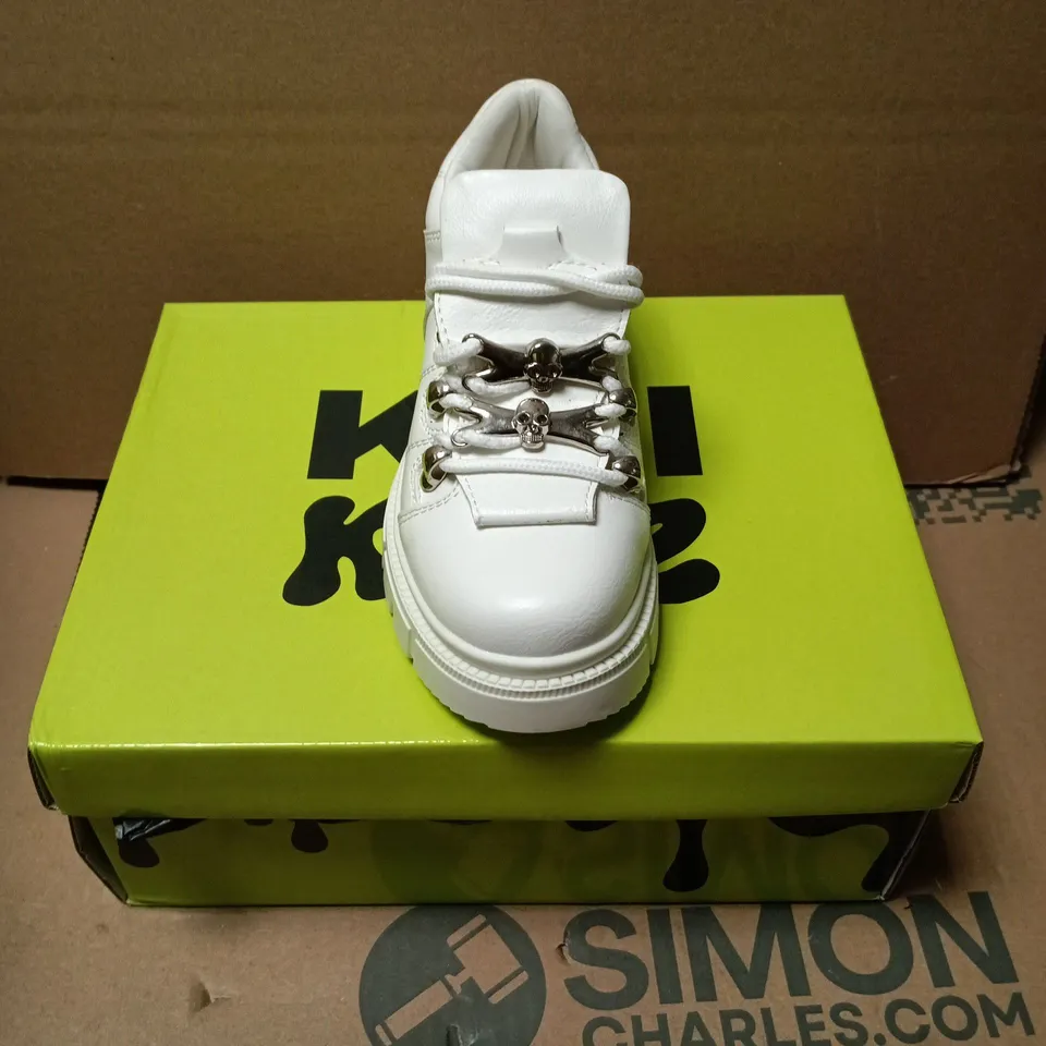 BOXED PAIR OF KOI KIDS LIL RIMO CORE WHITE TRAINERS - UK KIDS 13