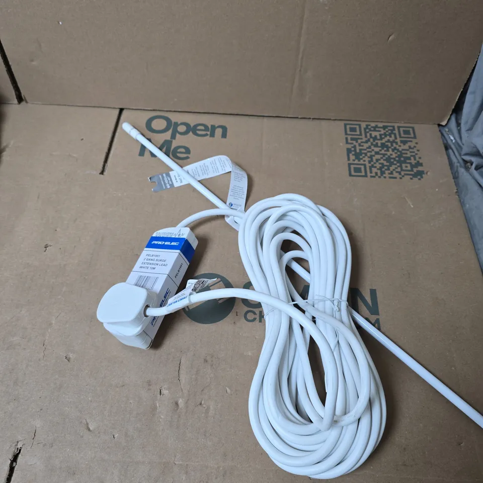 BOX OF APPROXIMATELY 10 ASSORTED HOUSEHOLD ITEMS INCLUDING BRSK ROUTER , DOG COAT AND PRO ELEC 2 GANG EXTENSION LEAD
