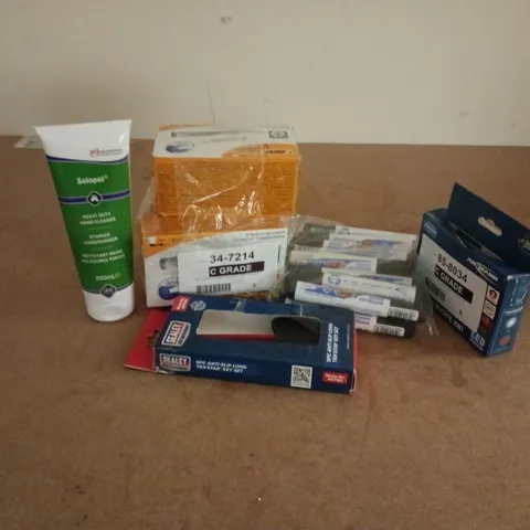 APPROXIMATELY 12 ASSORTED ITEMS TO INCLUDE GREEN MARKERS, TRX-STAR KEY SET, SOLOPOL HEAVY DUTY HAND CLEANER, ETC