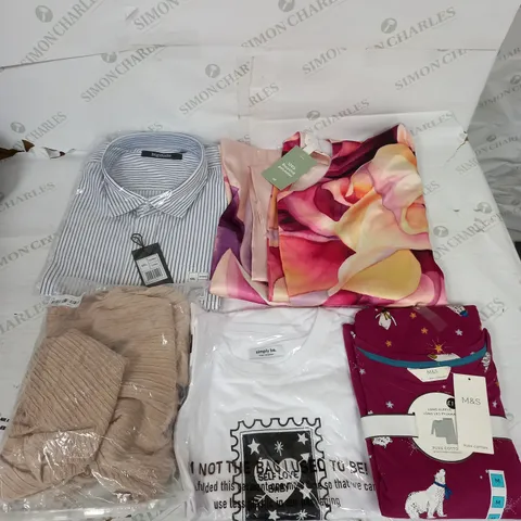 BOX OF APPROXIMATELY 18 ASSORTED ITEMS TO INCLUDE - DRESSES , JUMPERS , AND T-SHIRTS ETC