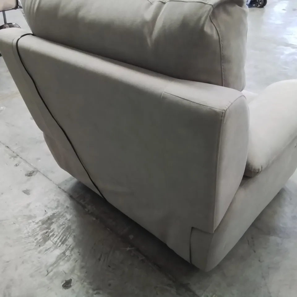 QUALITY ITALIAN DESIGNER PATRIZIO POWER RECLINING EASY CHAIR FAWN FABRIC