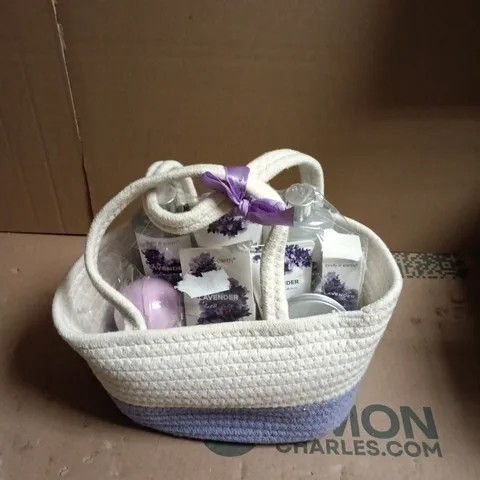 BODY AND EARTH ASSORTED COSMETIC GIFT BAG 