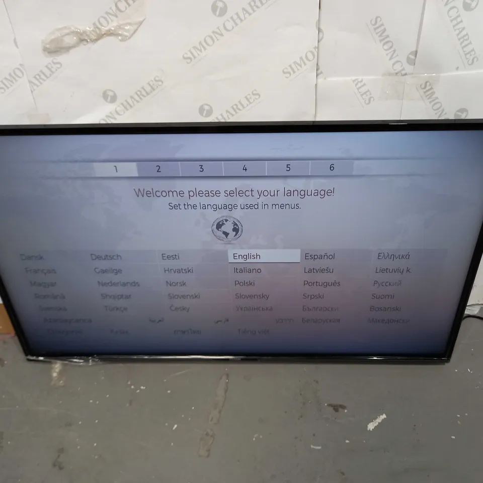 BOXED LUXOR 43 INCH 4K UHD , FREEVIEW PLAY, SMART TV RRP £299