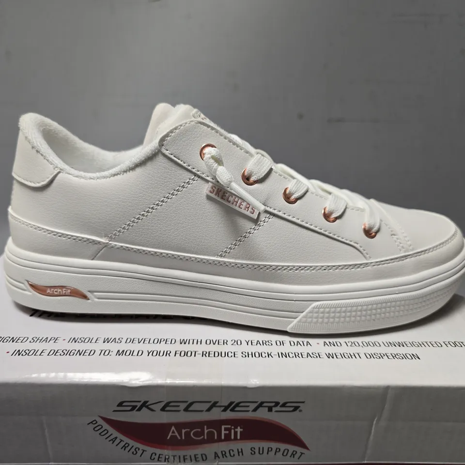 BOXED SKECHERS ON MY WAY WHITE TRAINERS - UK 5 