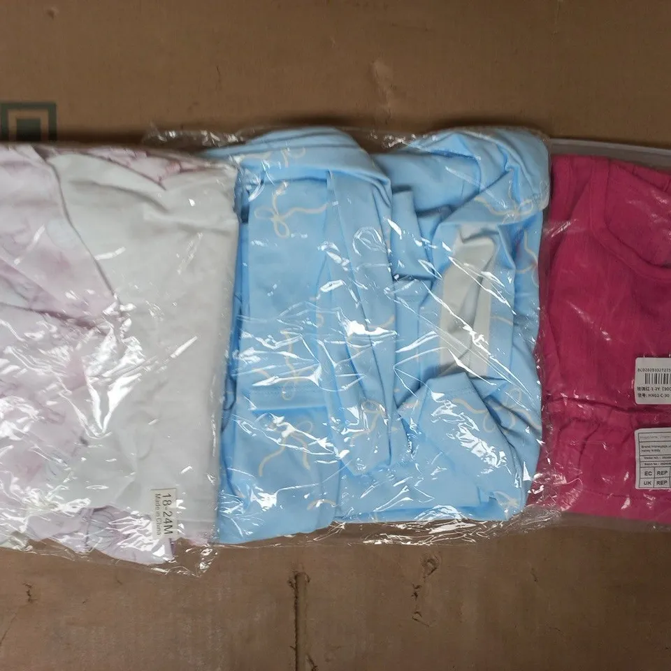 APPROXIMATELY 20 ASSORTED KID'S CLOTHING AND FASHION PRODUCTS IN VARIOUS STYLES AND SIZES - COLLECTION ONLY