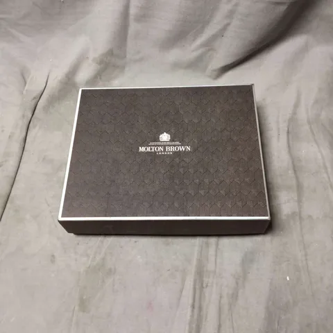 MOLTON BROWN LONDON HAND CREAM GIFT SET – 3 X HAND CREAM TUBES (PINK, PEACH & YELLOW)