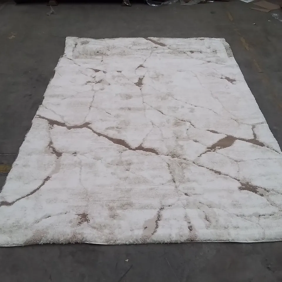 QUALITY DESIGNER AREA RUG - APPROXIMATELY 285 x 195cm