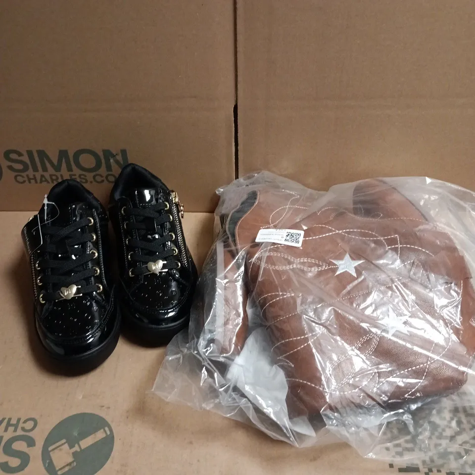 APPROXIMATELY 10 ASSORTED PAIRS OF FOOTWEAR PRODUCTS IN VARIOUS STYLES & SIZES