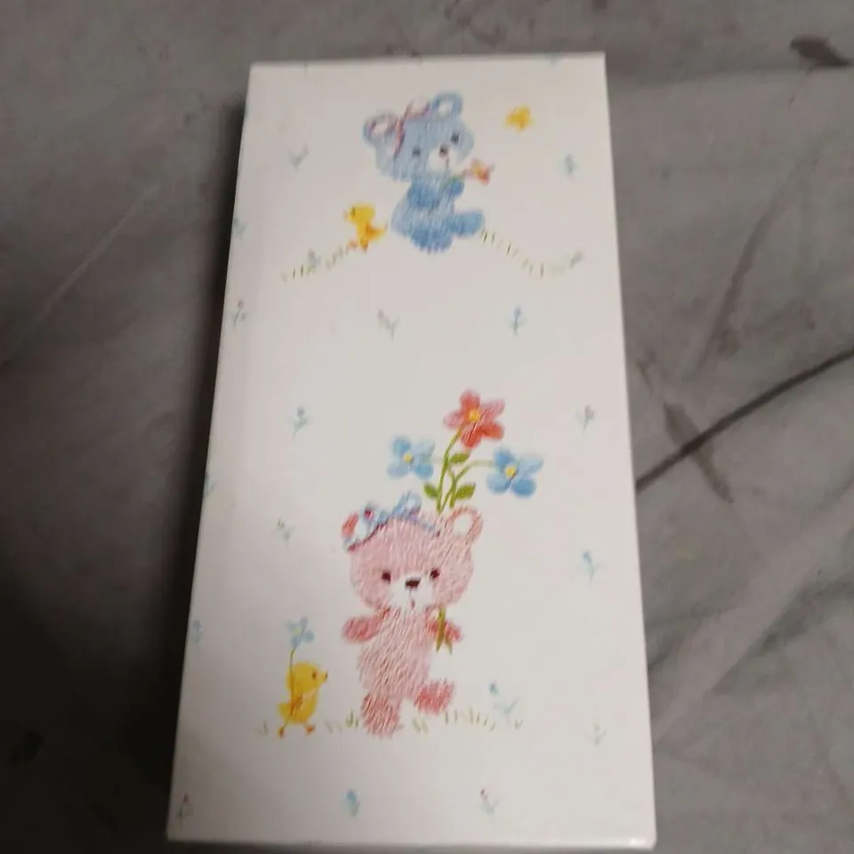 BABY GROOMING SET WITH SPOON, BRUSH & COMB – BOXED