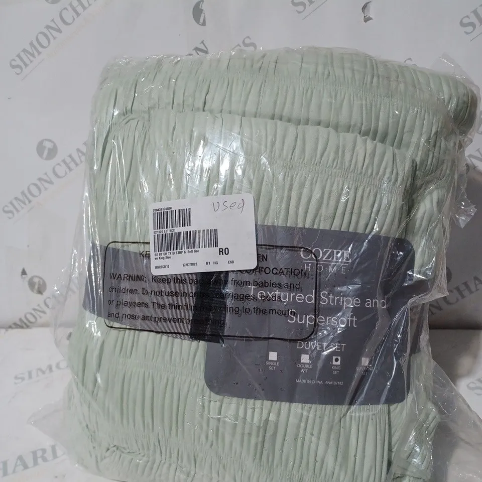 SUPERSOFT BY COZEE HOME TEXTURED STRIPE 6 PIECE DUVET SET - KING