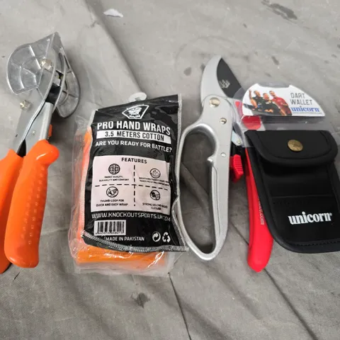 APPROXIMATELY 15 ASSORTED HOUSEHOLD ITEMS TO INCLUDE DARTS POUCH, HAND WRAPS, CUTTERS ETC 