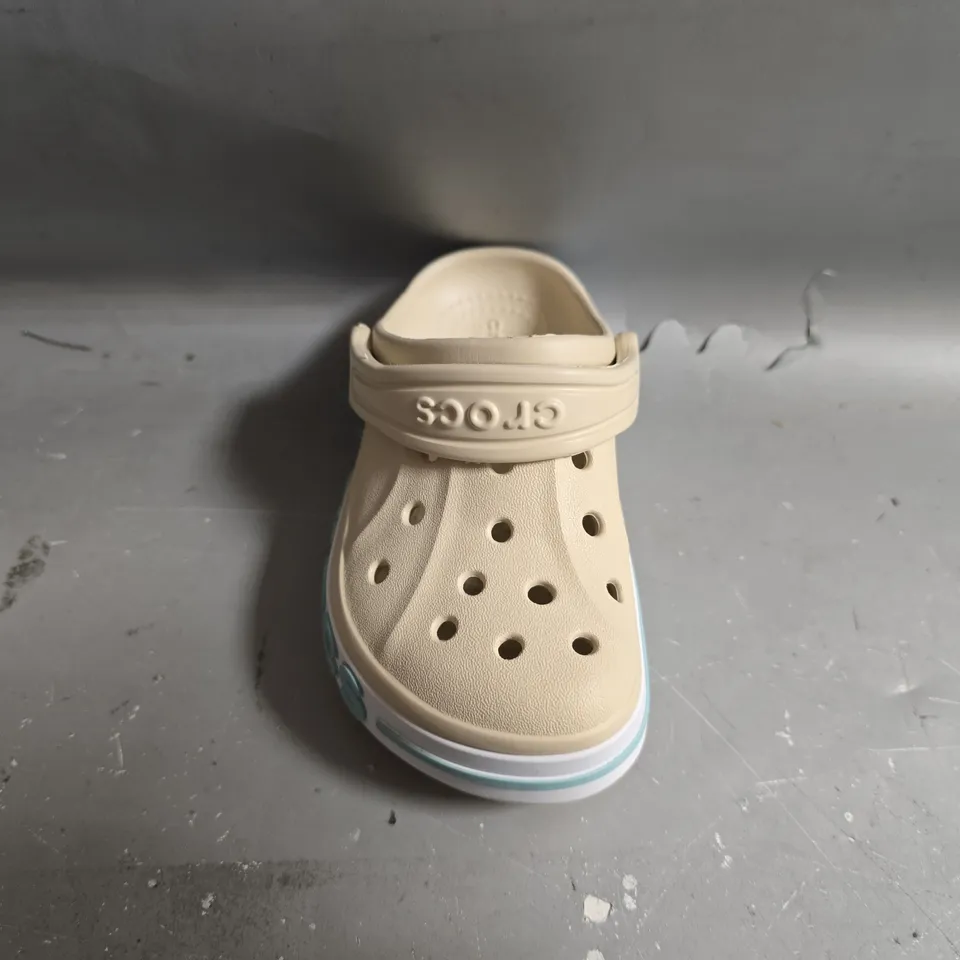 UNBOXED PAIR OF CROCS BAYABAND CLOGS IN SAND - UK C8