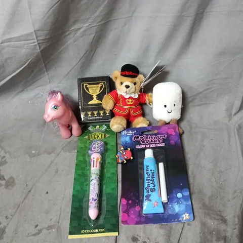 APPROXIMATLEY 20 ASSORTED ITEMS OF TOYS AND GAMES INCLUDING MY LITTLE PONY, MARSHMALLOW SOFT TOY, WICKED PEN AND BEEFEATER BEAR