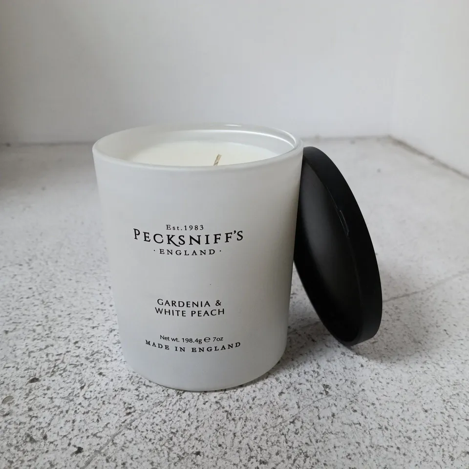 12 PECKSNIFF'S GARDENIA & WHITE PEACH SCENTED CANDLES – 198.4G