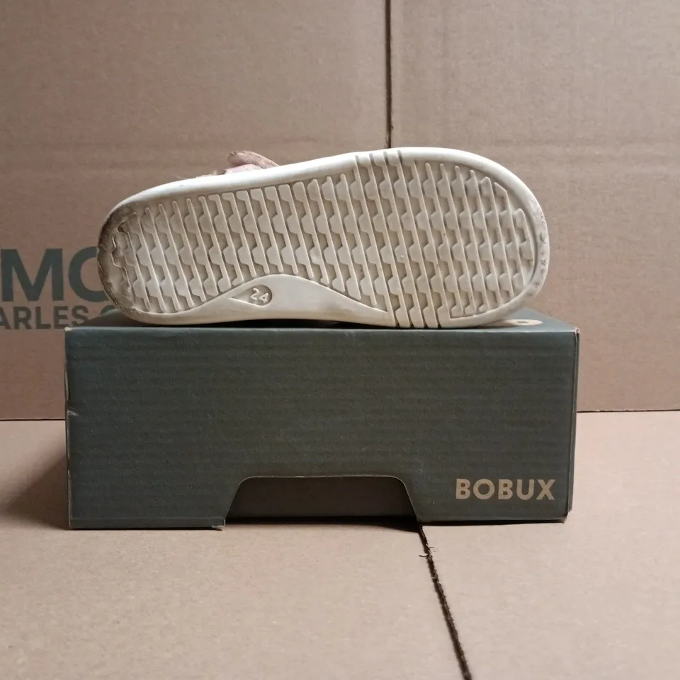 BOXED PAIR OF BOBUX KID'S TROPICANA II SEASHELL SHIMMER SANDALS SIZE EU 24