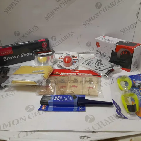 LOT OF ASSORTED HOUSEHOLD ITEMS TO INCLUDE MOUSE TRAPS, PAINT BRUSHES AND STAPLE GUN