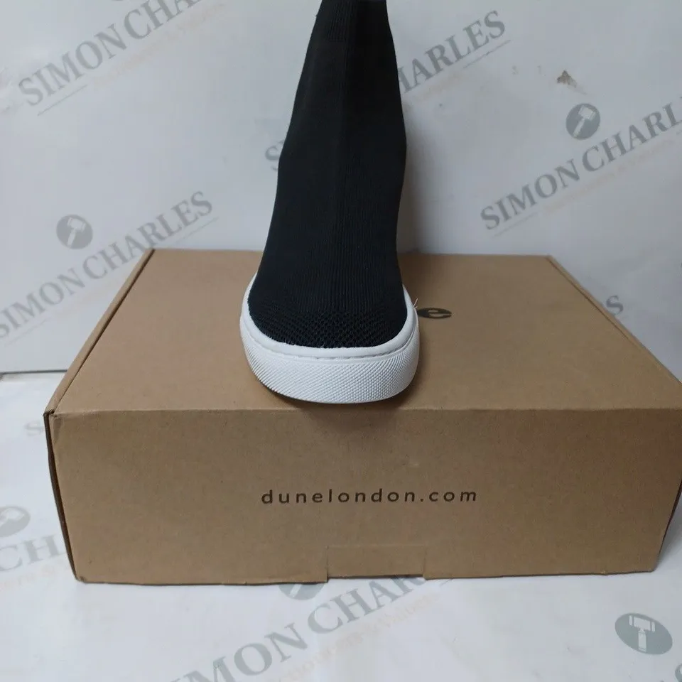 DUNE BLACK KNIT HIDDEN WEDGE TRAINER SIZE 4