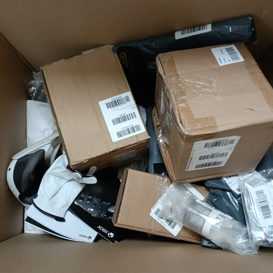 APPROXIMATELY 10 ASSORTED DAMAGED/FAULTY ITEMS TO INCLUDE PERSONLISED CHRISTMAS STOCKING, SUNGLASSES, LIGHTER, ETC