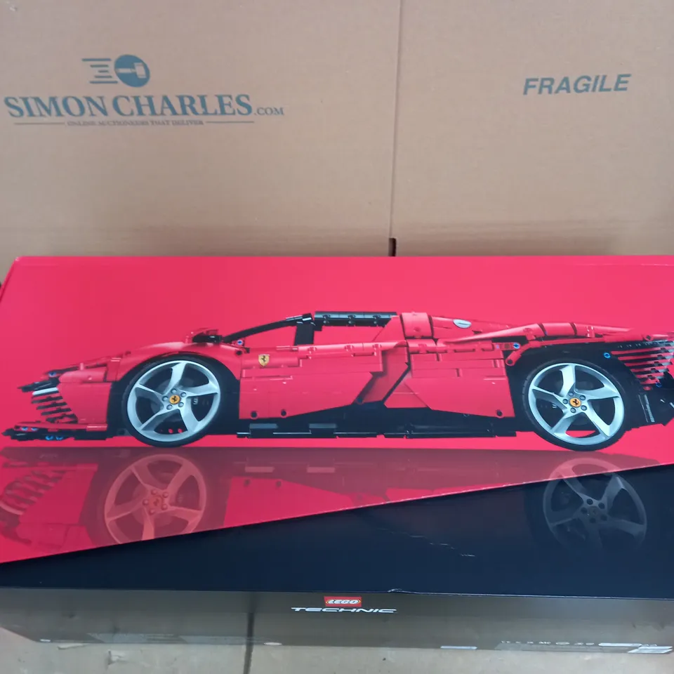 LEGO TECHNIC FERRARI DAYTONA SP3 - 42143