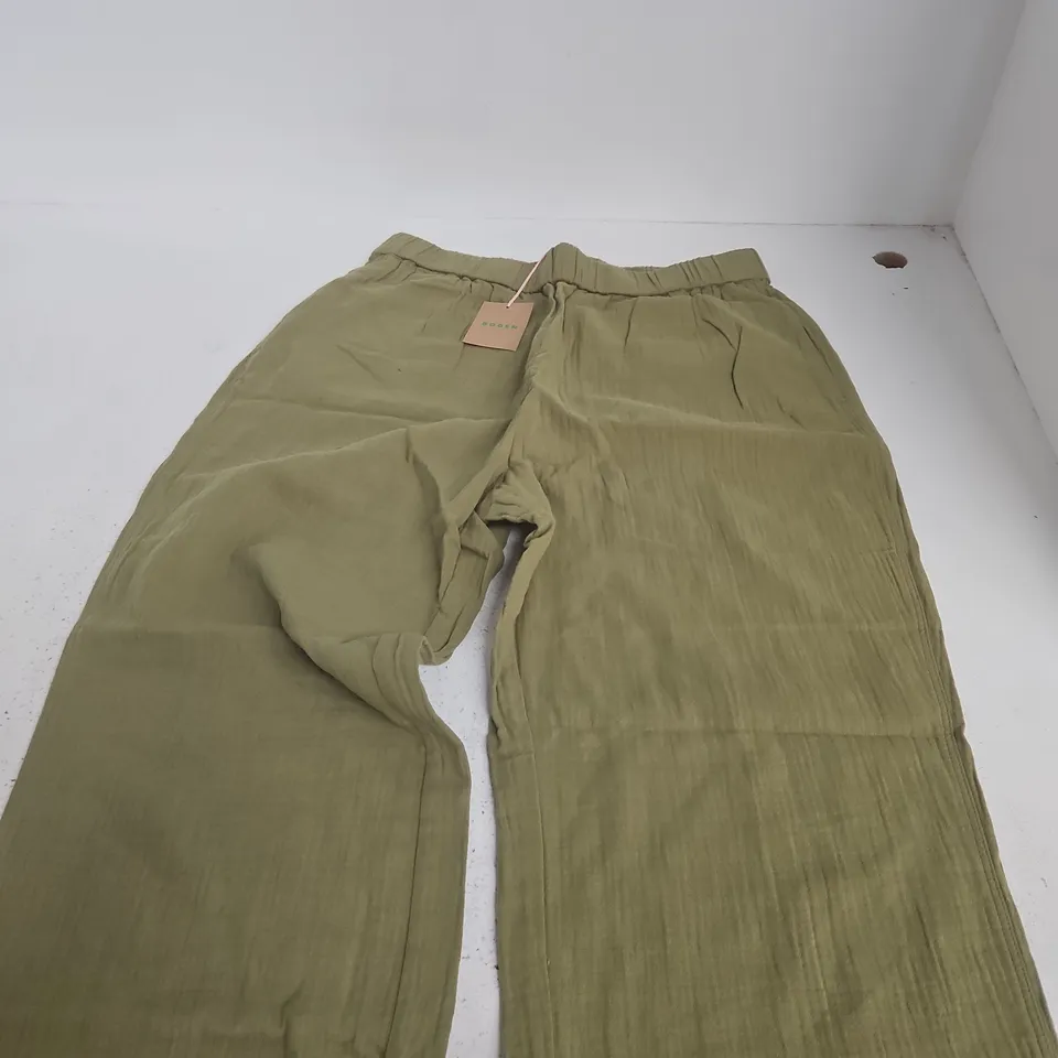 BODEN OLIVE CORDUROY TROUSERS – UK 14R