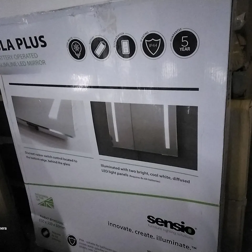 BOXED ISLA PLUS BATTERY OPERATED SLIM LINE LED MIRROR 